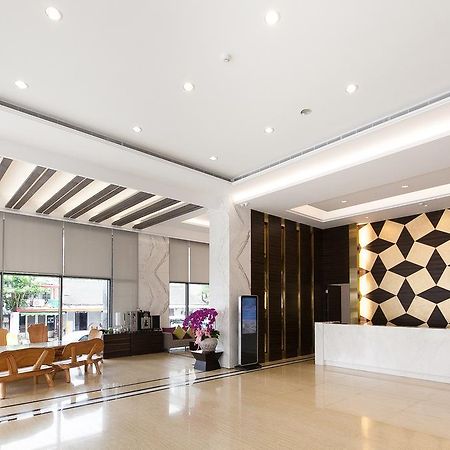 Hoya Hotel T'ai-tung Extérieur photo