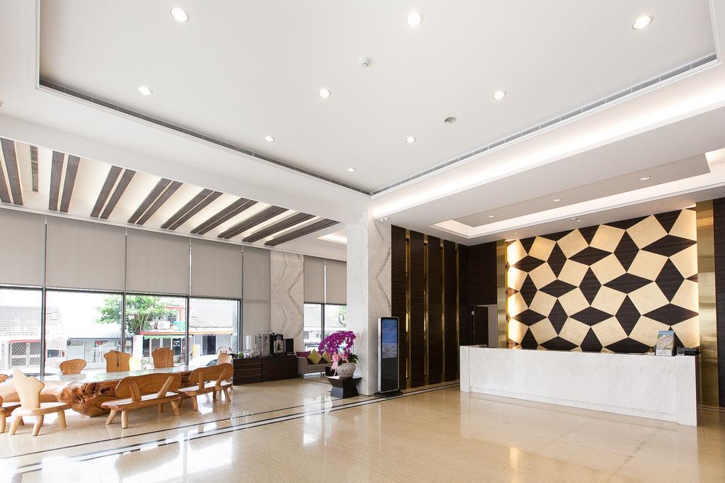 Hoya Hotel T'ai-tung Extérieur photo