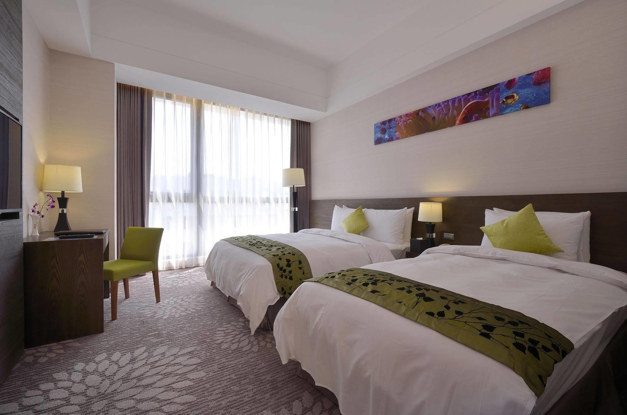 Hoya Hotel T'ai-tung Extérieur photo