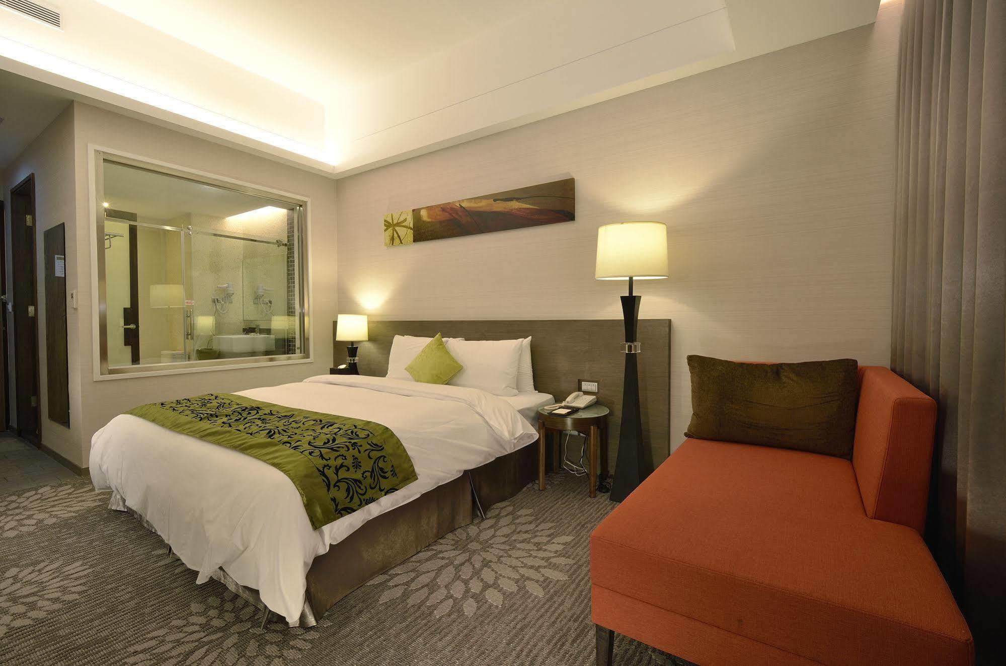 Hoya Hotel T'ai-tung Extérieur photo