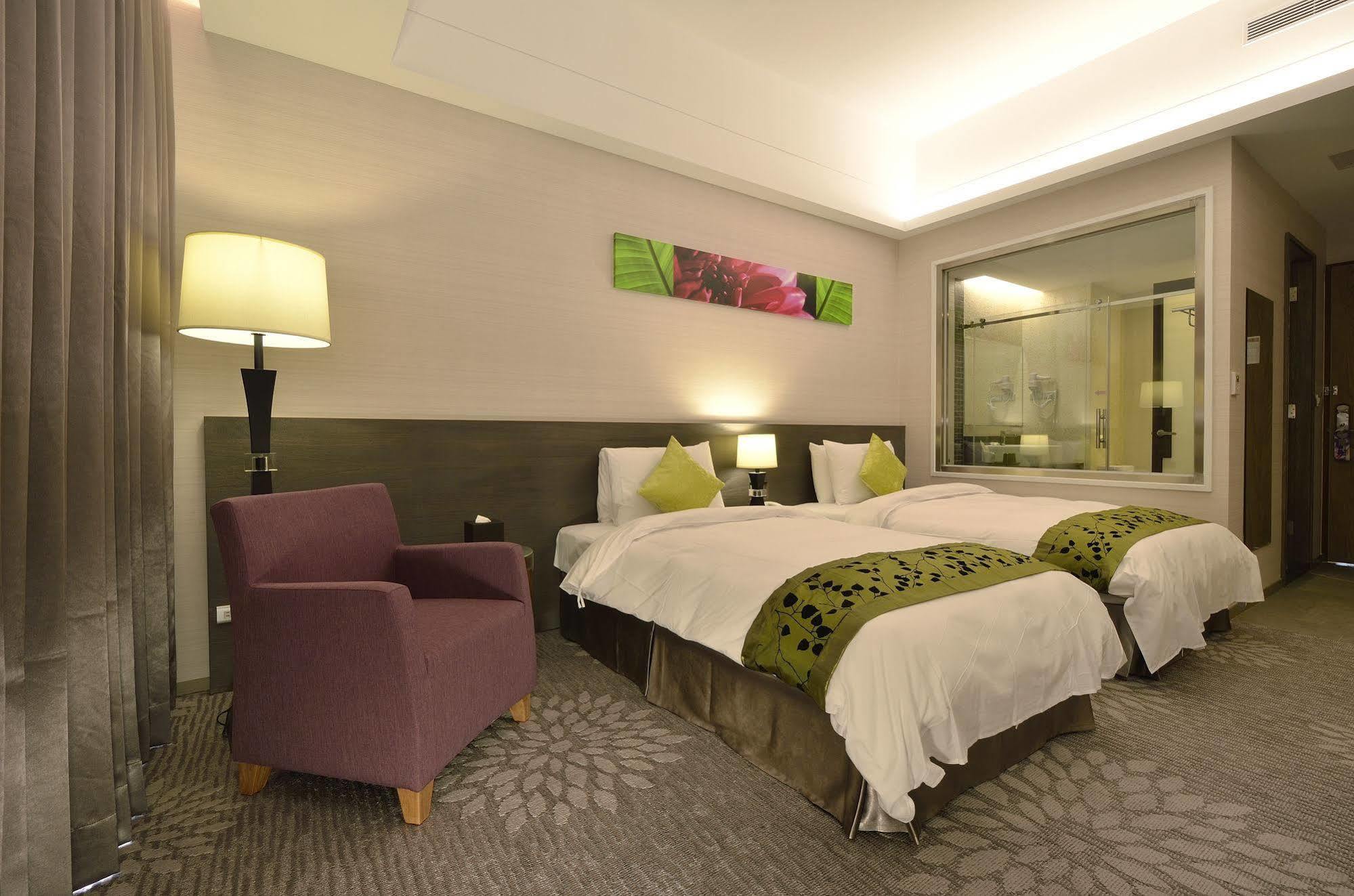 Hoya Hotel T'ai-tung Extérieur photo